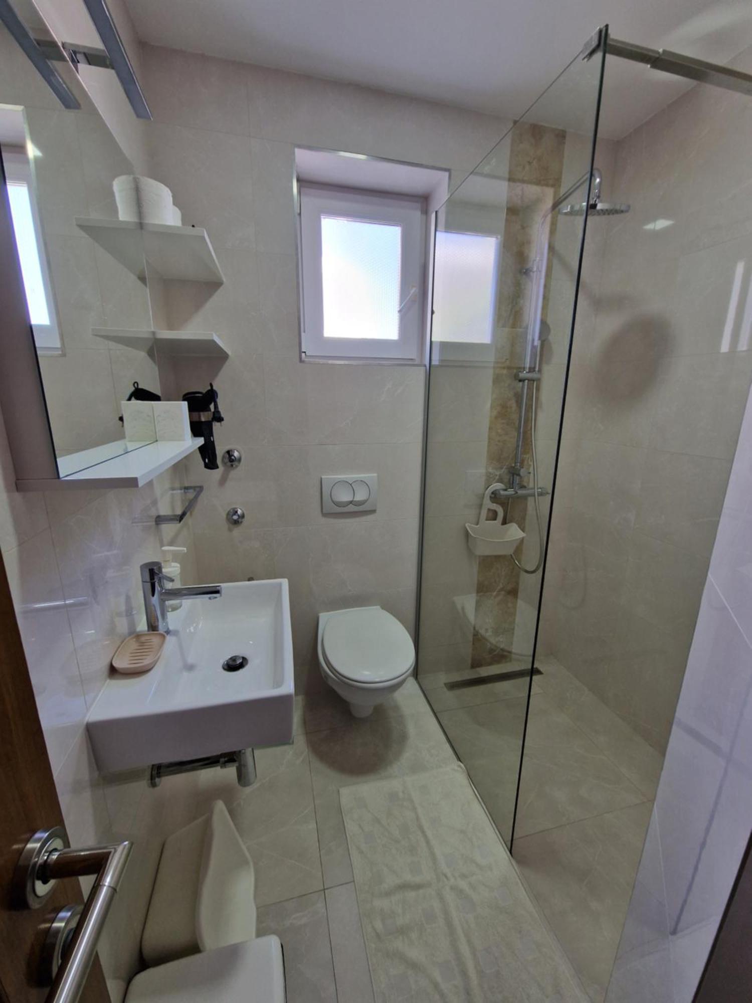 Apartments Saric Baška Voda المظهر الخارجي الصورة